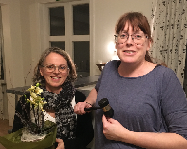 Marie Nytomt avtackades för sina insatser som ordförande och klubban lämnades över till Compassens nya ordförande Linda Georgsson.